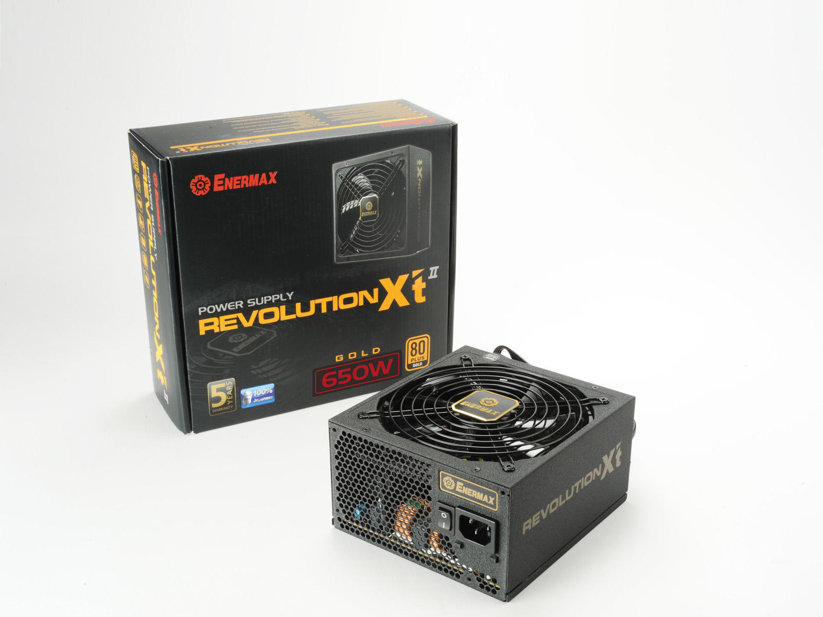 ספק כחEnermax Revolution X't II erx650awt 650W ACTIVE PFC,SATA,CABLE MANAGEMENT